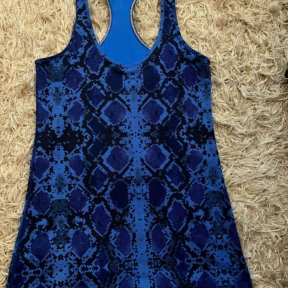 lululemon athletica Blue Snake Print Tank Top size 8